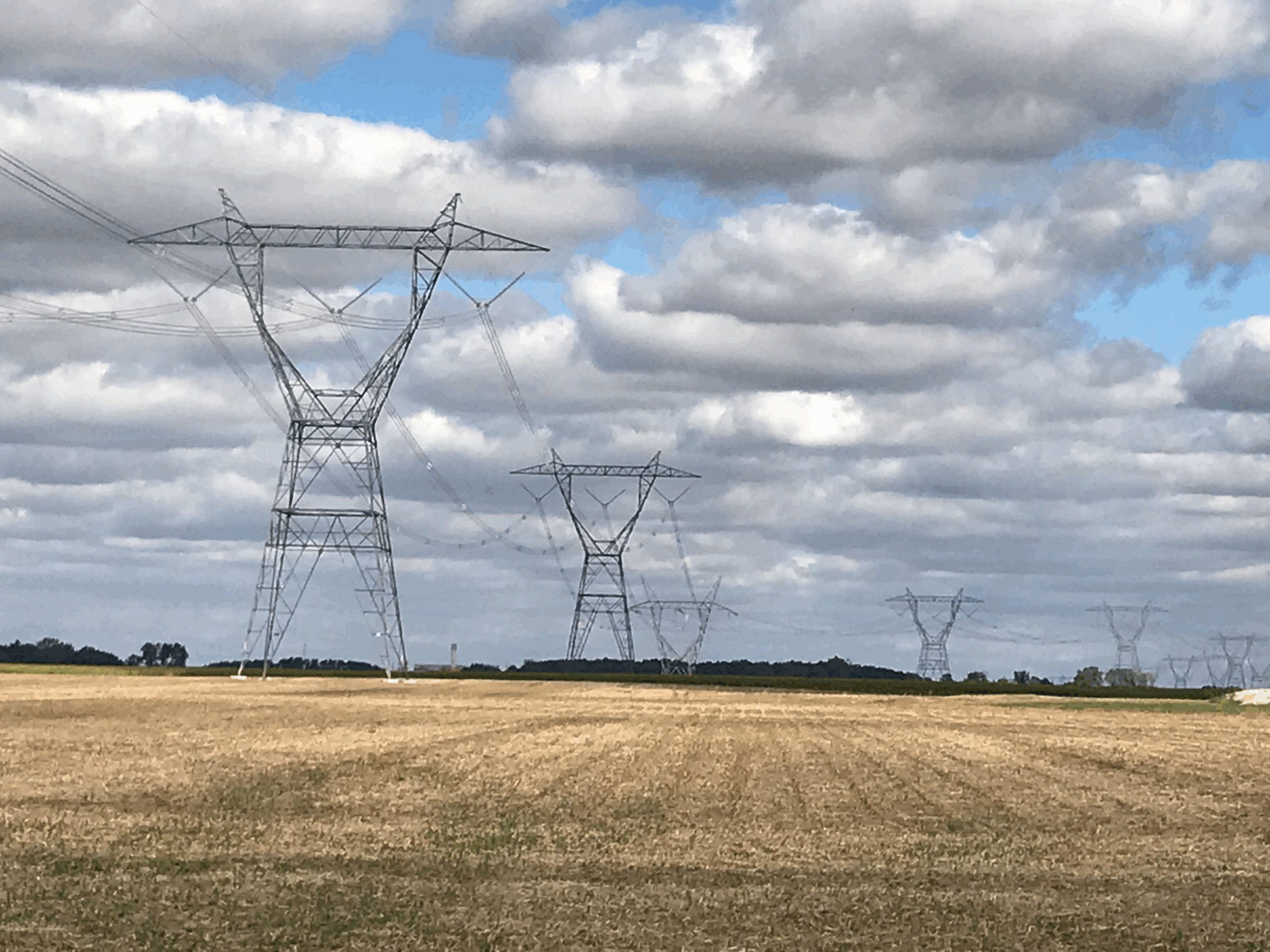 Sargent & Lundy served as owner’s engineer for the development of a new 100-mile, 345-kV transmission line and substation upgrades running from Reynolds to Topeka, Indiana.