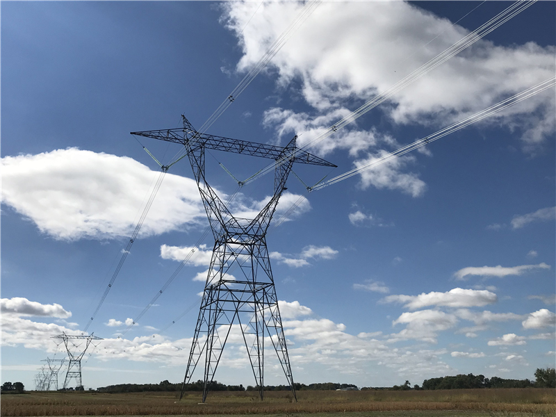 Sargent & Lundy served as owner’s engineer for the development of a new 100-mile, 345-kV transmission line and substation upgrades running from Reynolds to Topeka, Indiana.
