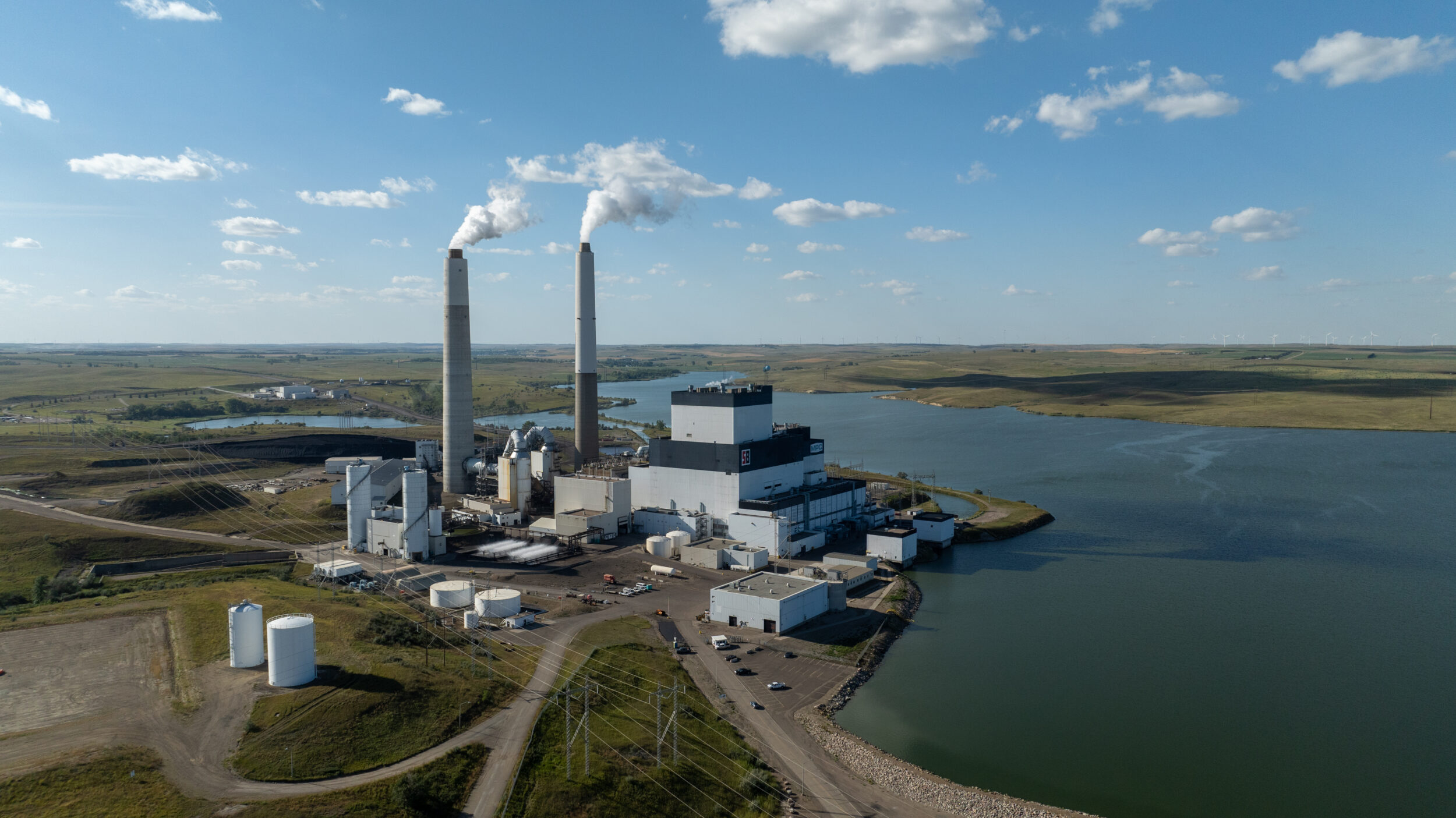 Sargent & Lundy developed the air quality construction permit for a proposed carbon capture project in North Dakota that would be among the largest in the world.